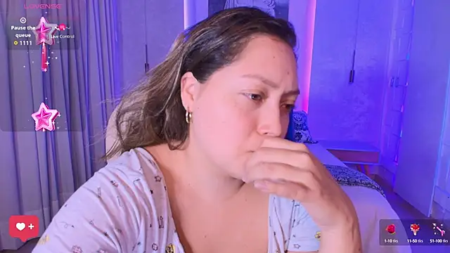 Snapshot of heidy_johns chatting on 09-16-25, 03:18 heidy johns online show from 09-16-25, 03:18