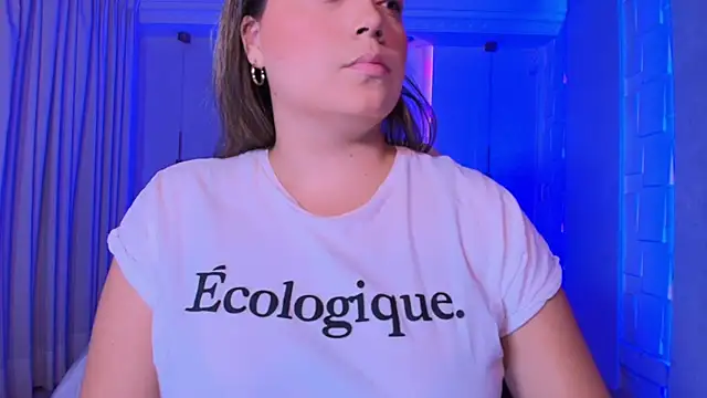 Snapshot of heidy_johns chatting on 09-20-25, 03:40 heidy johns online show from 09-20-25, 03:40