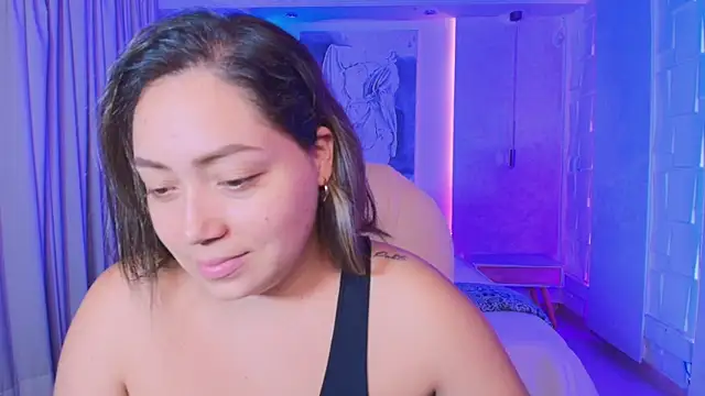 Snapshot of heidy_johns chatting on 09-24-25, 03:10 heidy johns online show from 09-24-25, 03:10