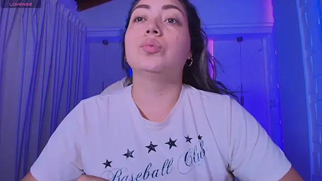 Snapshot of heidy_johns chatting on 09-25-25, 03:10 heidy johns online show from 09-25-25, 03:10