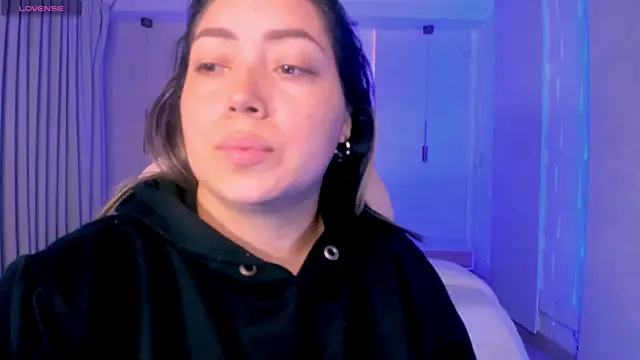 Snapshot of heidy_johns chatting on 10-09-25, 04:43 heidy johns online show from 10-09-25, 04:43