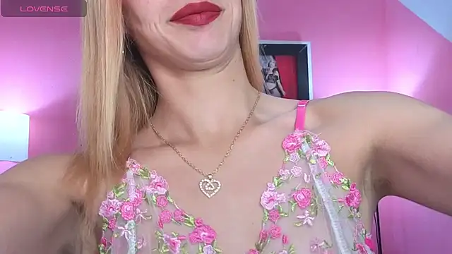 Snapshot of emma_wockll_t chatting on 07-08-26, 01:04 emma wockll t online show from 07-08-26, 01:04
