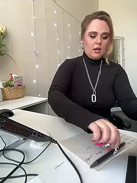 Snapshot of Juicy_PeachLux chatting on 03-07-25, 08:02 Juicy PeachLux online show from 03-07-25, 08:02