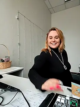 Snapshot of Juicy_PeachLux chatting on 03-17-25, 09:01 Juicy PeachLux online show from 03-17-25, 09:01