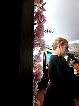 Snapshot of Juicy_PeachLux chatting on 03-22-25, 03:09 Juicy PeachLux online show from 03-22-25, 03:09