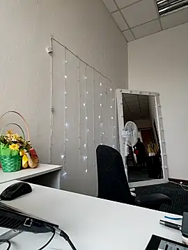 Snapshot of Juicy_PeachLux chatting on 10-02-25, 07:48 Juicy PeachLux online show from 10-02-25, 07:48