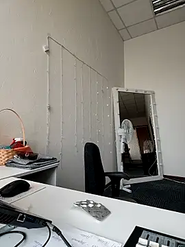 Snapshot of Juicy_PeachLux chatting on 10-09-25, 09:29 Juicy PeachLux online show from 10-09-25, 09:29