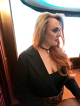 Snapshot of Juicy_PeachLux chatting on 11-21-25, 02:49 Juicy PeachLux online show from 11-21-25, 02:49