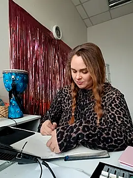 Snapshot of Juicy_PeachLux chatting on 11-27-25, 06:48 Juicy PeachLux online show from 11-27-25, 06:48