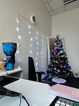 Snapshot of Juicy_PeachLux chatting on 12-14-25, 07:58 Juicy PeachLux online show from 12-14-25, 07:58