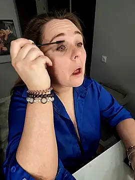 Snapshot of Juicy_PeachLux chatting on 12-18-25, 04:07 Juicy PeachLux online show from 12-18-25, 04:07