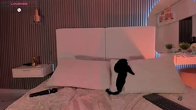 Zoewhitte online show from 11-10-25, 12:42