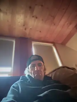 Snapshot of 6poundtown9 chatting on 03-12-26, 05:52 6poundtown9 online show from 03-12-26, 05:52