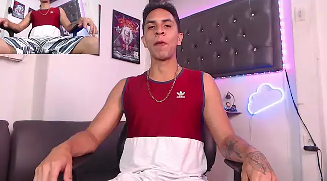 Snapshot of Monkey_uchiha777 chatting on 03-16-25, 02:55 Monkey uchiha777 online show from 03-16-25, 02:55