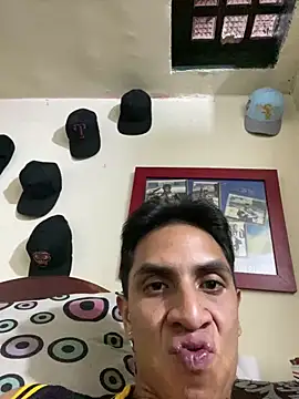 Snapshot of Monkey_uchiha777 chatting on 03-18-25, 10:37 Monkey uchiha777 online show from 03-18-25, 10:37