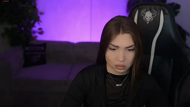 Snapshot of Billie054 chatting on 11-11-25, 06:24 Billie054 online show from 11-11-25, 06:24