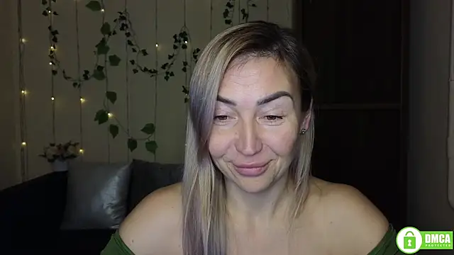 Kiss julli88I online show from 12-16-25, 06:35