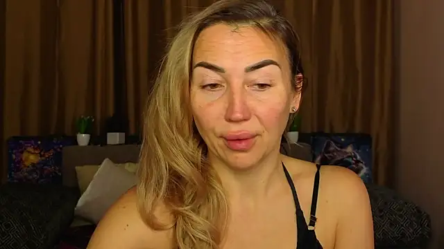 Kiss julli88I online show from 01-18-26, 06:23