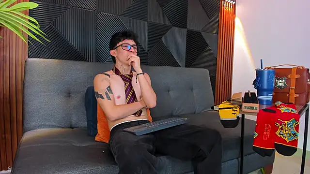 troy rouge online show from 03-22-25, 07:09