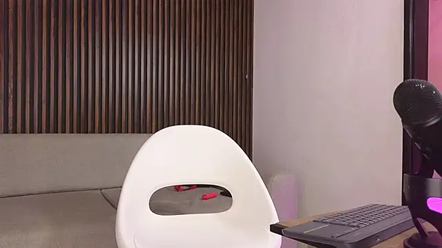 troy rouge online show from 09-08-25, 07:24