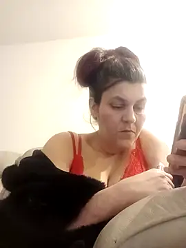 Curvy-Essex-Milf online show from 12-13-25, 07:53