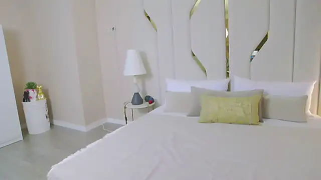 JaneRayan online show from 04-13-26, 05:07