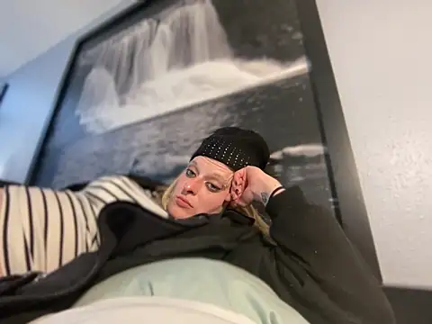 KITTYBOOBOOFUXX online show from 03-25-26, 03:34