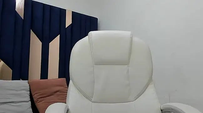 Oriana69  online show from 03-11-25, 09:26