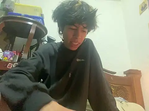 kirito kun online show from 03-18-26, 04:54