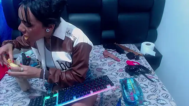 XxxReinaSexyBodyxxX777 online show from 09-26-25, 01:26