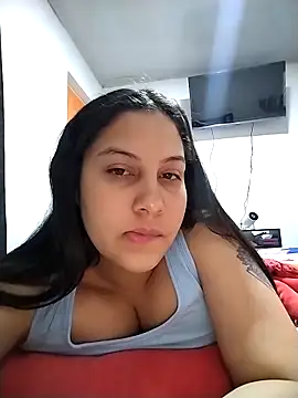 Snapshot of esmeralda_jadees chatting on 04-19-26, 01:21 esmeralda jadees online show from 04-19-26, 01:21