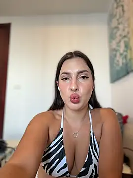 Snapshot of AleksandraRich chatting on 12-23-25, 01:14 AleksandraRich online show from 12-23-25, 01:14