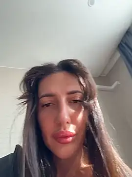 Snapshot of AleksandraRich chatting on 08-06-26, 01:40 AleksandraRich online show from 08-06-26, 01:40
