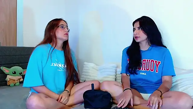 Snapshot of lannebecker chatting on 10-22-25, 04:46 lannebecker online show from 10-22-25, 04:46