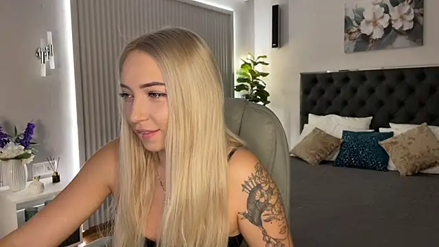 OhMyEmma online show from 09-23-25, 02:03