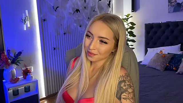 OhMyEmma online show from 10-28-25, 02:15