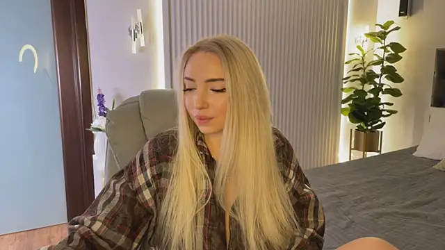 OhMyEmma online show from 11-19-25, 01:16