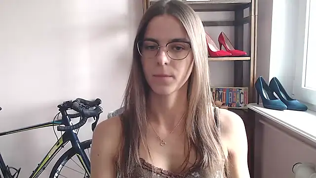 Snapshot of love_megi chatting on 04-30-26, 01:39 love megi online show from 04-30-26, 01:39