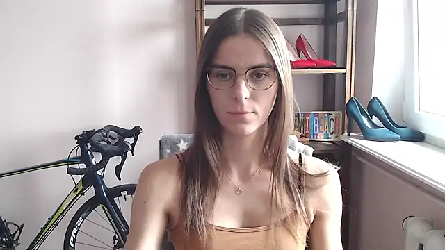 Snapshot of love_megi chatting on 05-11-26, 01:28 love megi online show from 05-11-26, 01:28