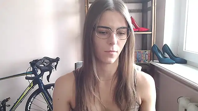 Snapshot of love_megi chatting on 05-23-26, 06:29 love megi online show from 05-23-26, 06:29