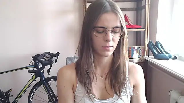 Snapshot of love_megi chatting on 05-26-26, 01:29 love megi online show from 05-26-26, 01:29