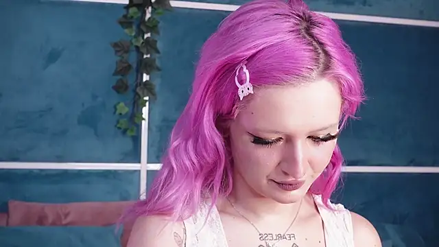 SunnyGlow online show from 10-17-25, 04:37