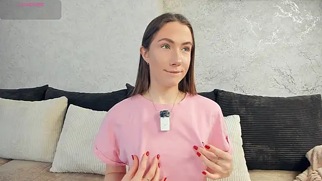 Snapshot of Kira_mindnes chatting on 11-28-25, 06:38 Kira mindnes online show from 11-28-25, 06:38