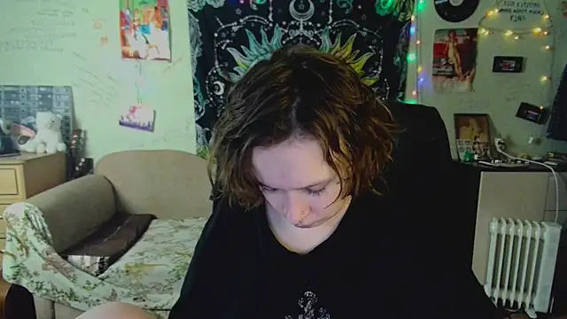 Snapshot of Lil_foxxx chatting on 09-12-25, 11:43 Lil foxxx online show from 09-12-25, 11:43