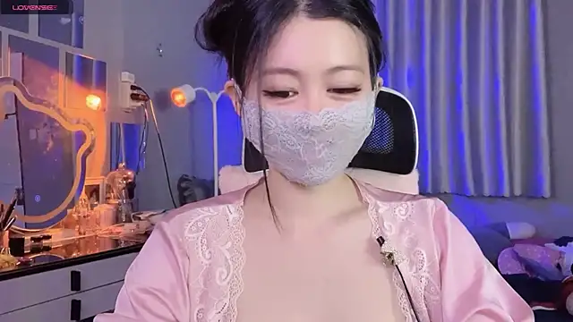 Snapshot of MI_KA22 chatting on 09-10-25, 04:34 MI KA22 online show from 09-10-25, 04:34