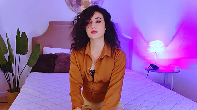 Maya Rogerss online show from 10-06-25, 02:36