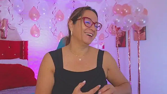 Snapshot of weet_Evans___ chatting on 11-14-25, 04:11 weet Evans online show from 11-14-25, 04:11