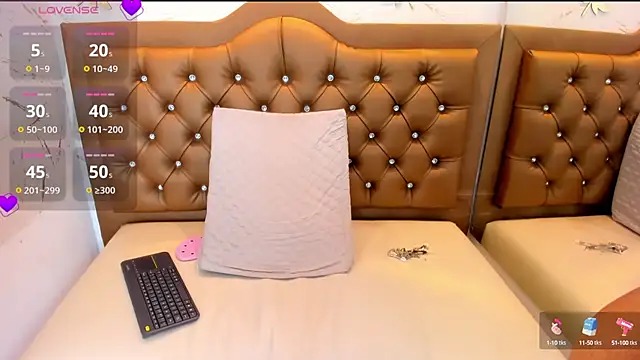 Snapshot of ANDROMEEDA chatting on 03-22-25, 10:26 ANDROMEEDA online show from 03-22-25, 10:26