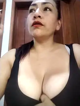 Snapshot of Carlasm- chatting on 09-13-25, 05:35 Carlasm- online show from 09-13-25, 05:35