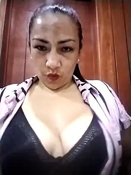 Snapshot of Carlasm- chatting on 10-03-25, 10:18 Carlasm- online show from 10-03-25, 10:18